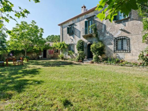 Inviting Cottage in Maniace with Private Garden, Petrosino